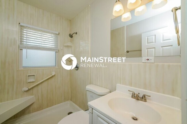 Building Photo - 3 Bedroom Pet-Friendly Home in LOUISVILLE,...