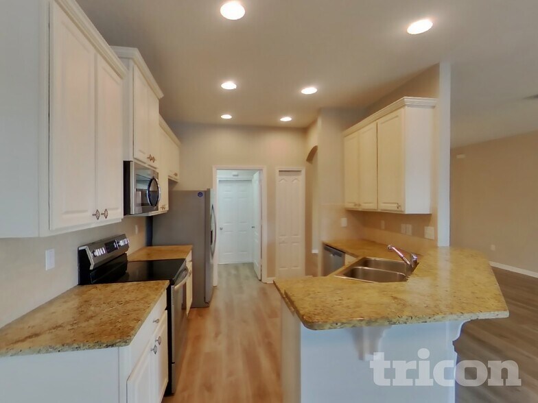 Building Photo - 12423 Ridgedale Dr