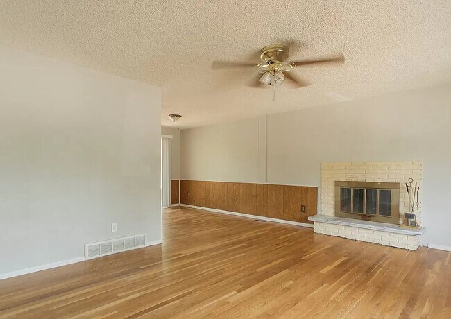 Building Photo - 766 Mohawk Dr