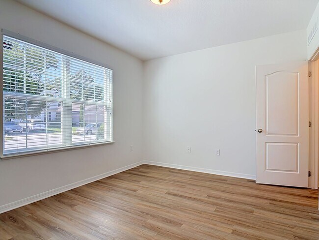 Building Photo - 221 W Fiesta Key Loop