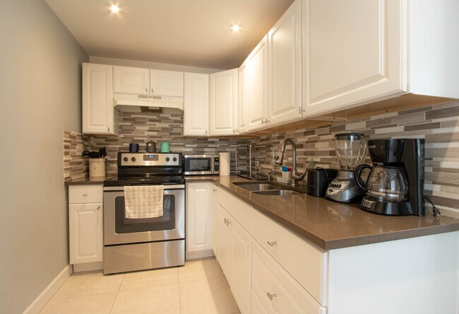 Building Photo - 239 NW 32nd St