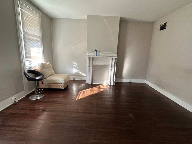 Building Photo - 1527 Mechanicsville Tpke