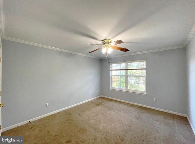 Building Photo - 20871 Freedom Run Dr