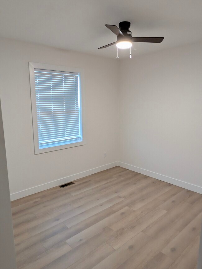 Building Photo - 152 Robin Rd