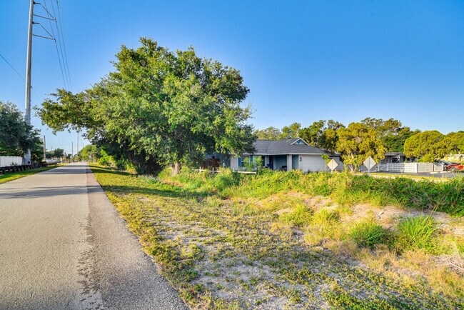 Building Photo - 7100 6th Ave N