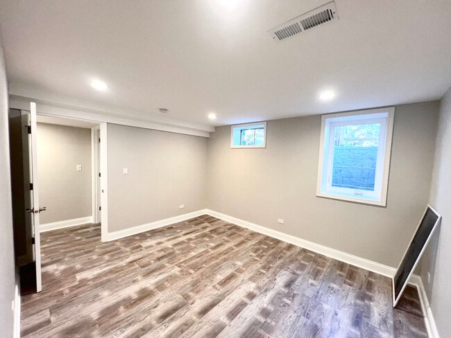 Building Photo - 15122 W Redwood Ln