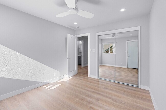 Building Photo - 1305-1321 Laurel Street