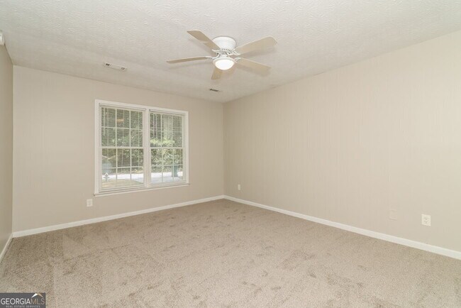 Building Photo - 500 Laurel Dr
