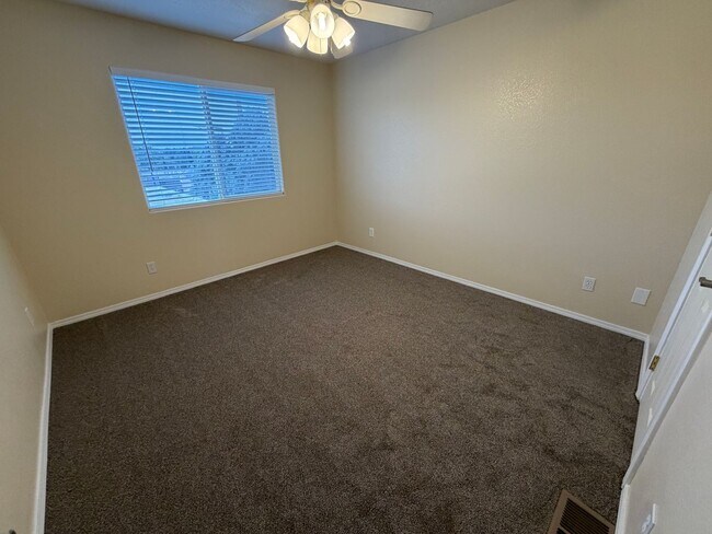 Building Photo - 2-Story Townhome