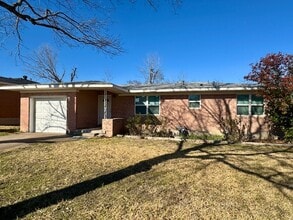 Building Photo - 110 W Virginia Ave