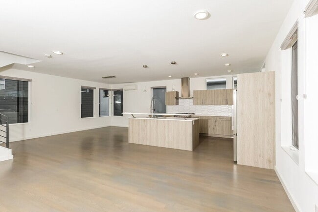 Building Photo - 824 NW 53rd St