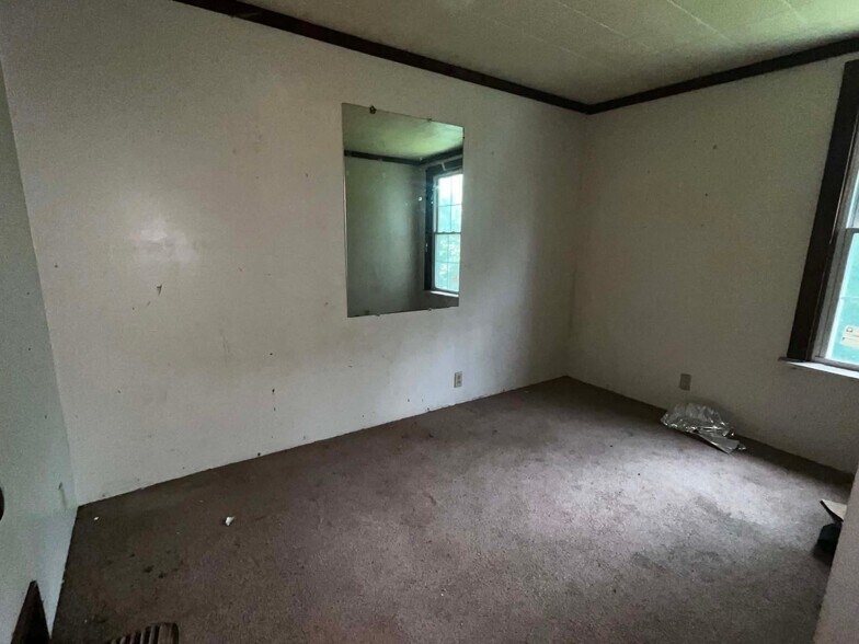 Building Photo - 211 Judith Ln