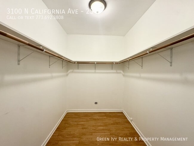 Building Photo - 3100 N California Ave