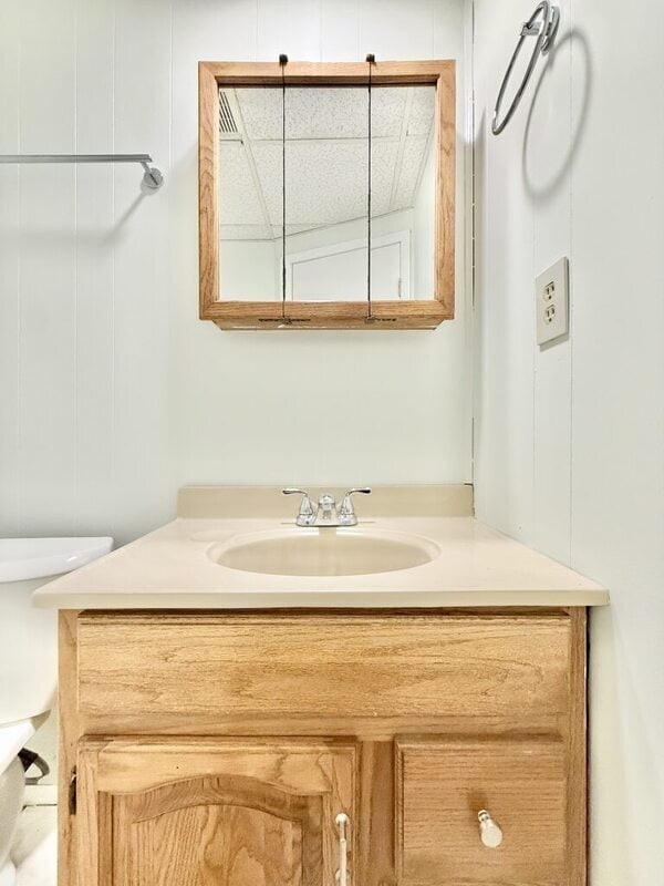 Building Photo - 1300 Classic Dr