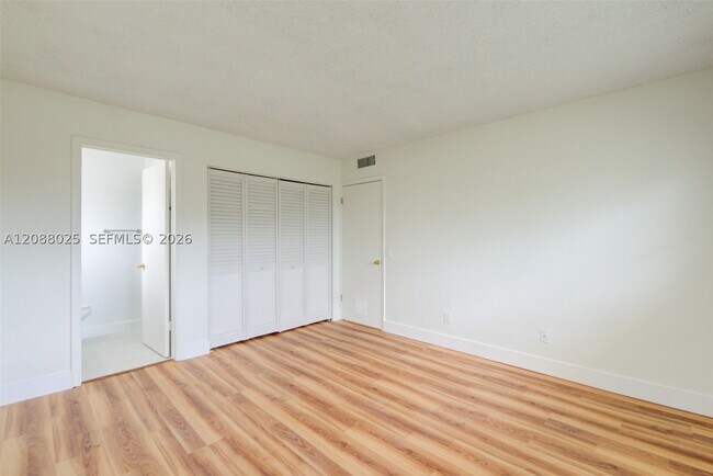 Building Photo - 2441 SW 82nd Ave