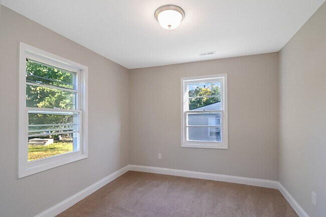 Building Photo - 912 Joyner St