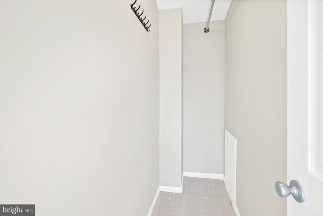 Building Photo - 53 Skyhill Rd