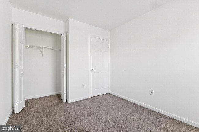 Building Photo - 1925 Inglebrook Dr