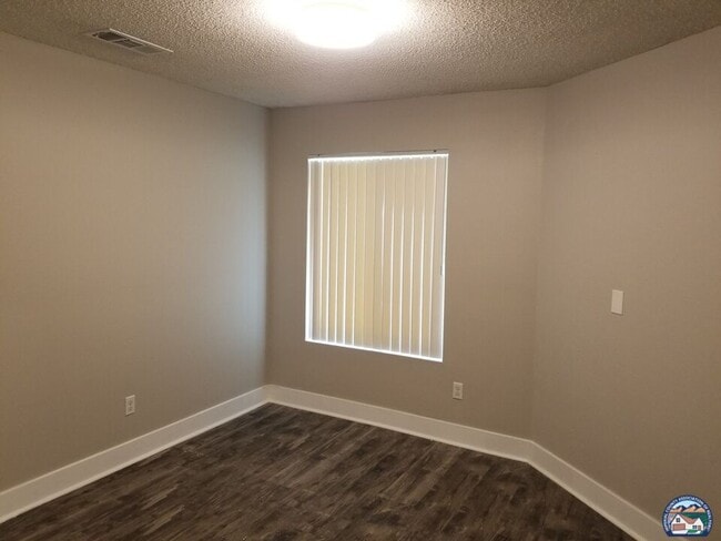 Building Photo - 417 Conestoga Ln