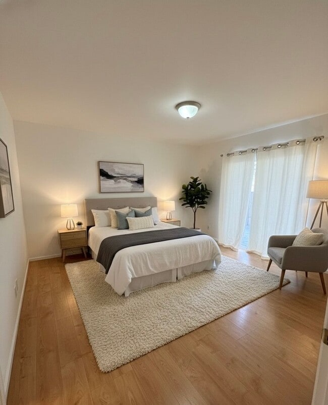 Building Photo - Beautiful Tri-Level Home in Prestigious Oa...