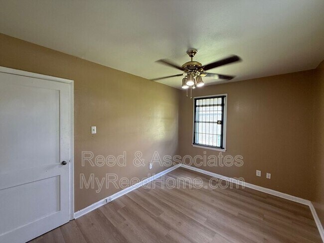 Building Photo - 3209 Winslow Rd