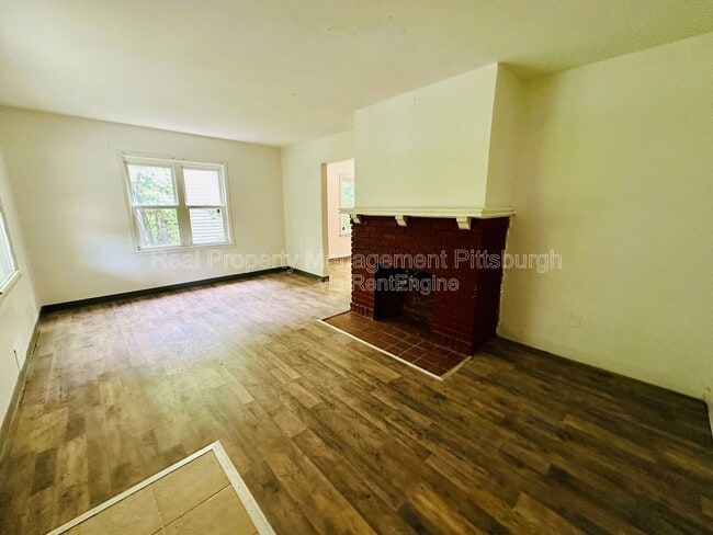 Building Photo - 1721 Scott St