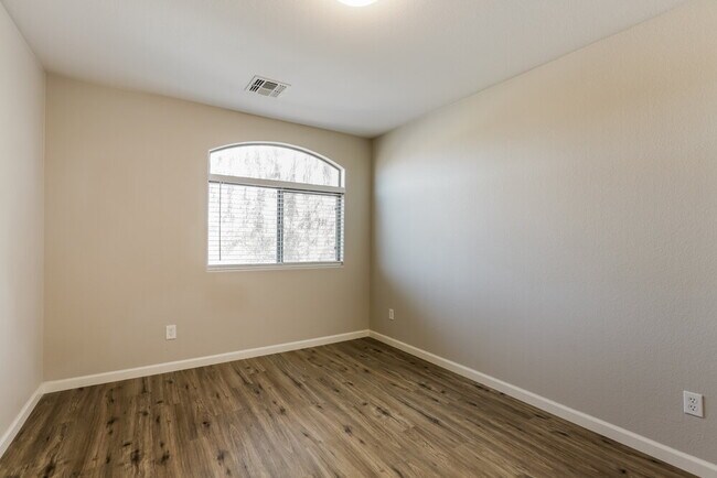 Building Photo - 4123 E Azurite Rd