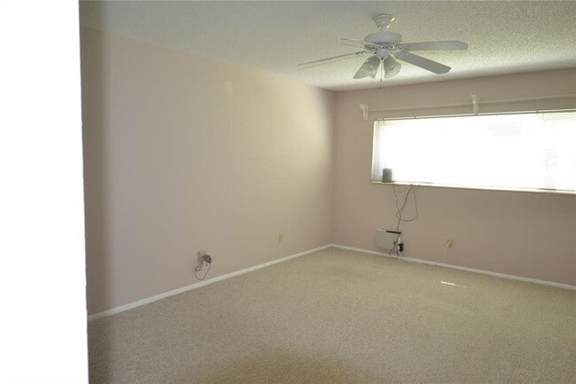 Building Photo - 2471 Sumatran Way