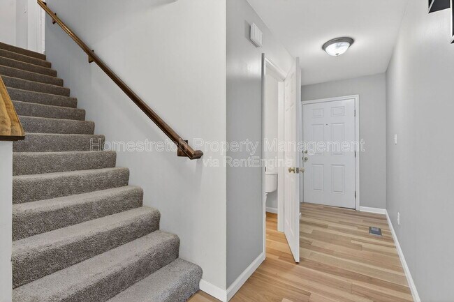 Building Photo - 425 Spring Trce