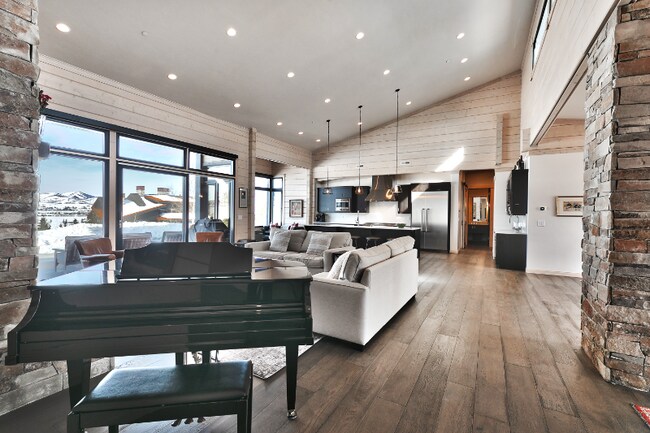 Building Photo - 5895 Dakota Trail