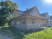 Building Photo - 2423 Templeton St