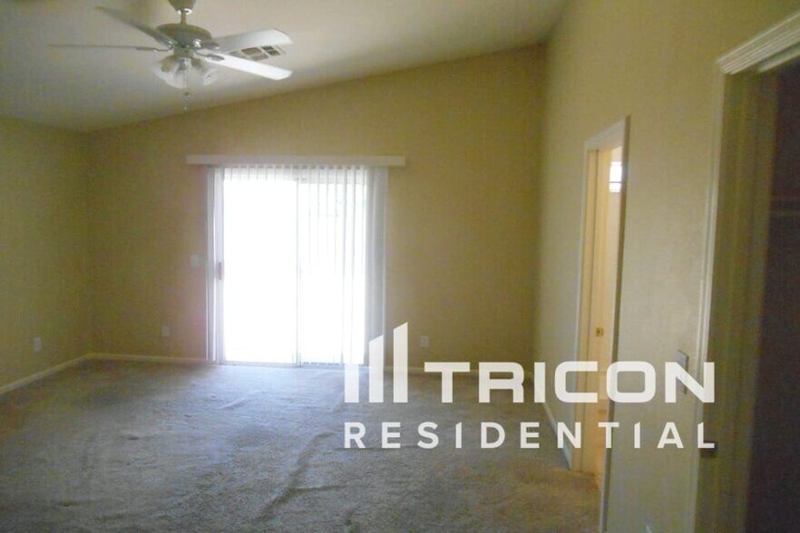 Building Photo - 7368 W Flynn Ln