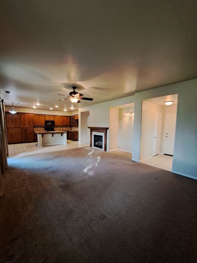 Building Photo - Spacious 2-Story Fresno Home with Bonus Room!