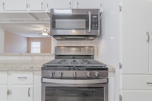 Building Photo - 510 Alison St