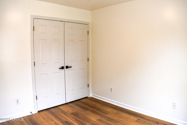 Building Photo - 43 Blue Haw Ct