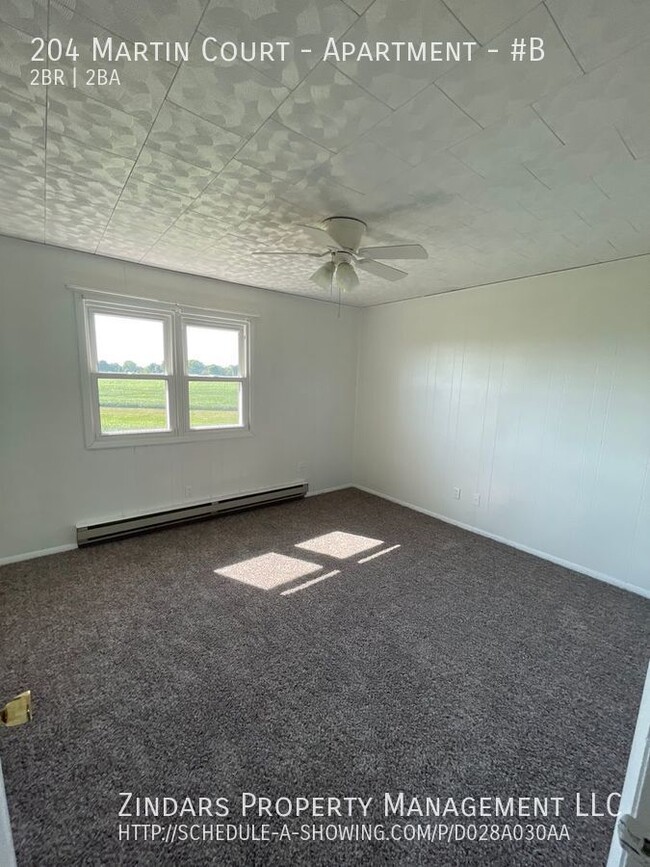 Building Photo - 2 bedroom 1.5 bathroom apartment in Catlin...