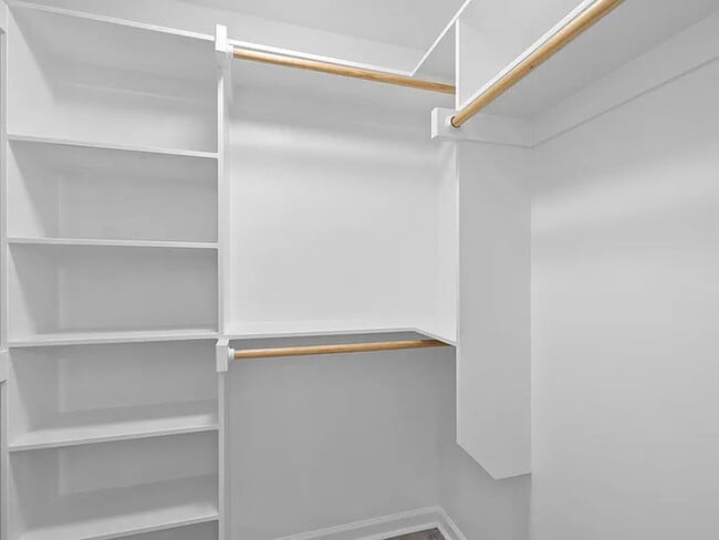 Building Photo - Lease OR Lease to Own