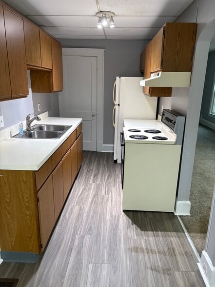 Building Photo - 128 Marseilles Ave