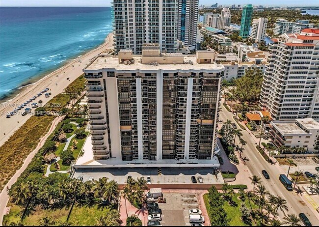 Building Photo - 6423 Collins Ave