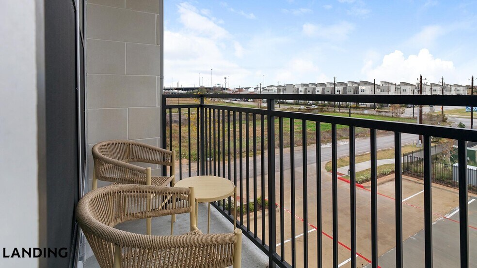 Building Photo - 91 Jensen Dr