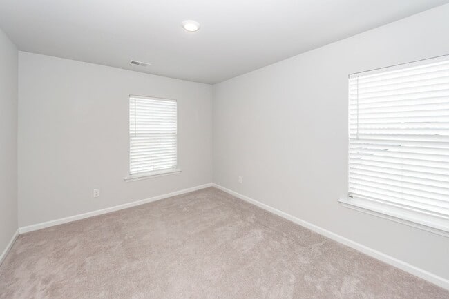 Building Photo - 4 Bedroom, 2.5 Bathroom Home in Cane Bay Plantation - Summerville