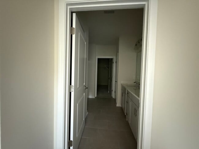 Building Photo - 125 High St