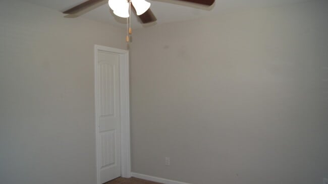 Building Photo - 375 Niblick Dr