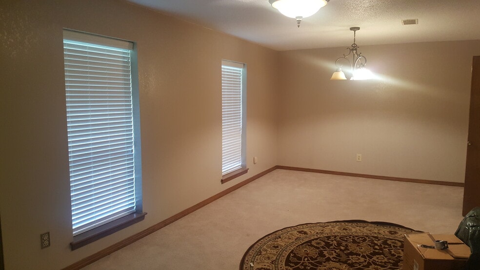 Building Photo - 2506 Sheffield Dr