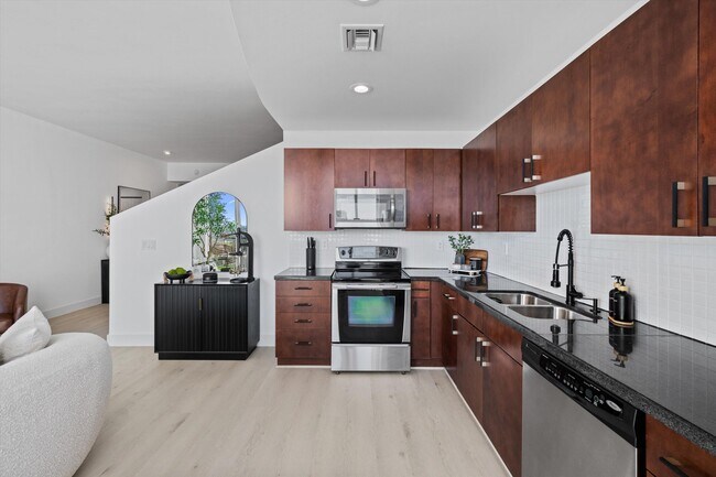 Building Photo - 300 S Australian Ave