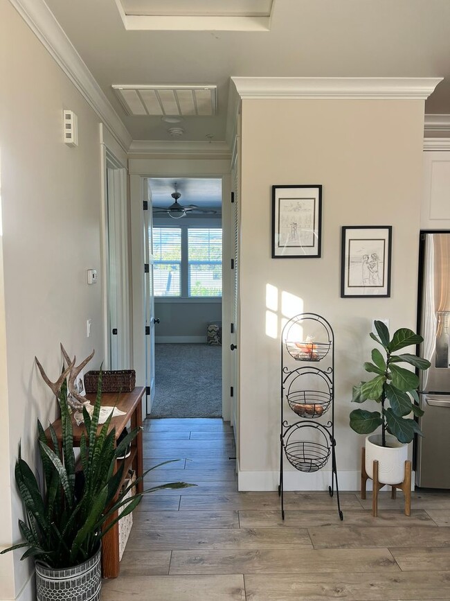 Building Photo - 399 Foothill Blvd