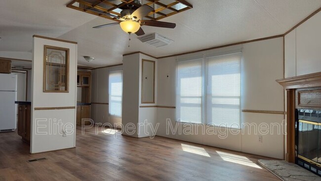 Building Photo - 98 E Byrd Dr