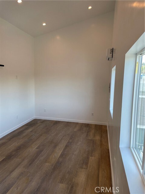 Building Photo - 24308 Victory Blvd