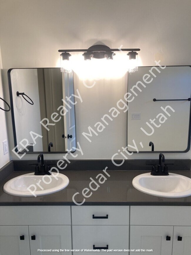 Building Photo - 4283 UT-56