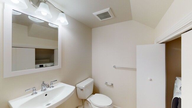 Building Photo - 262 Kahoma Village Loop